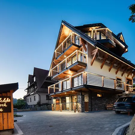 Mountain Base - Milton Bachledzki Wierch 3 *