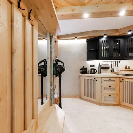 Mountain Base - Milton Bachledzki Wierch 3