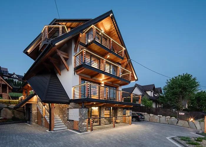 Mountain Base - Milton Bachledzki Wierch 3 *