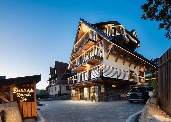 Mountain Base - Milton Bachledzki Wierch 3 *