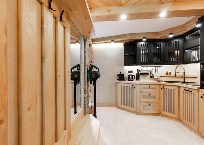 Mountain Base - Milton Bachledzki Wierch 3